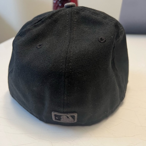 Men’s cap bundle. - Picture 6 of 6